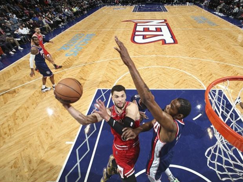 她能够在国 她能够在国