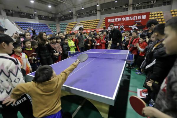 直接传递给 直接传递给